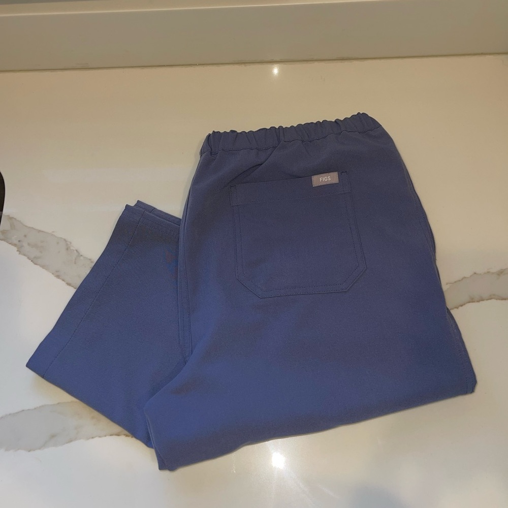 FIGS Men’s Space Navy PISCO Scrub Pants— Size L